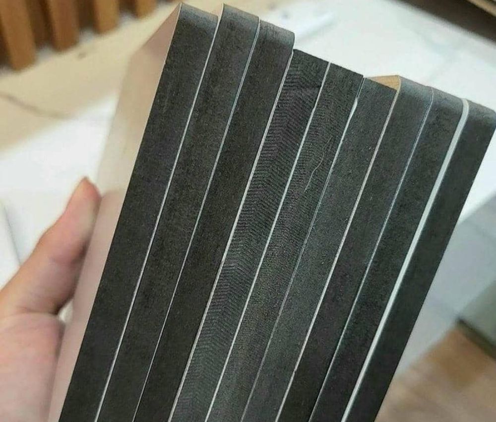 Tấm ốp than tre có thành phần cấu tạo 3 lớp chính