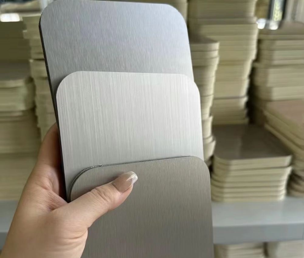 Tấm ốp than tre rất phù hợp với xu hướng văn phòng hiện nay