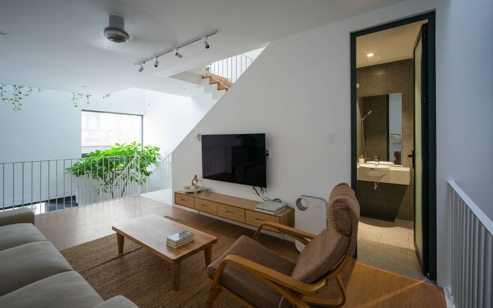 Phòng khách ở tầng lửng được ứng dụng linh hoạt trong nhiều loại hình nhà
