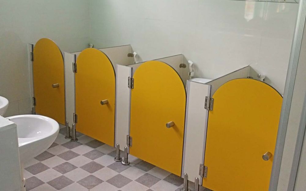 Buồng vệ sinh cho trẻ em cần được thiết kế nhỏ gọn