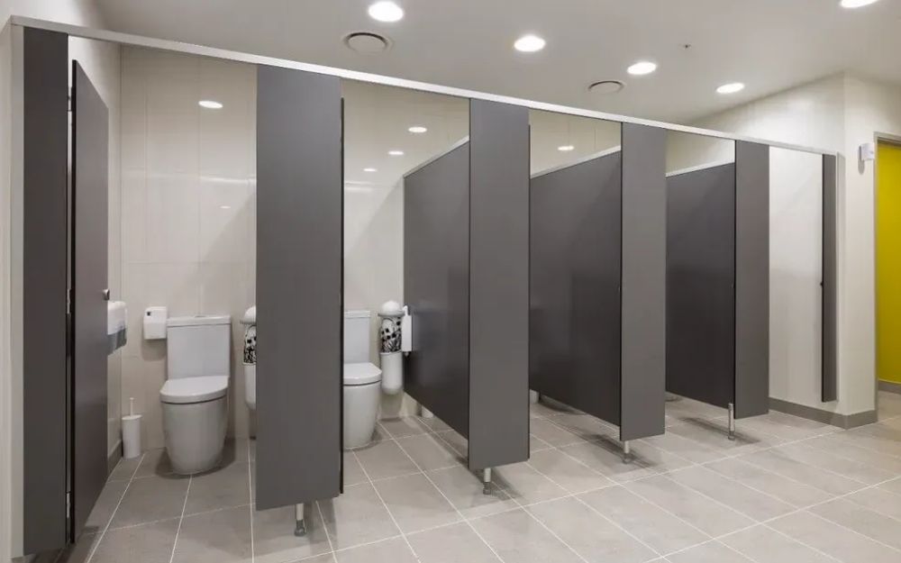 Mẫu vách ngăn tiêu chuẩn có khoảng hở phía trên và dưới